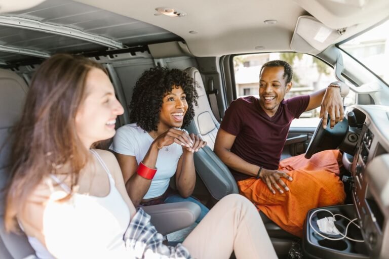 Cheap car rental Slovenia price comparison at a rental desk